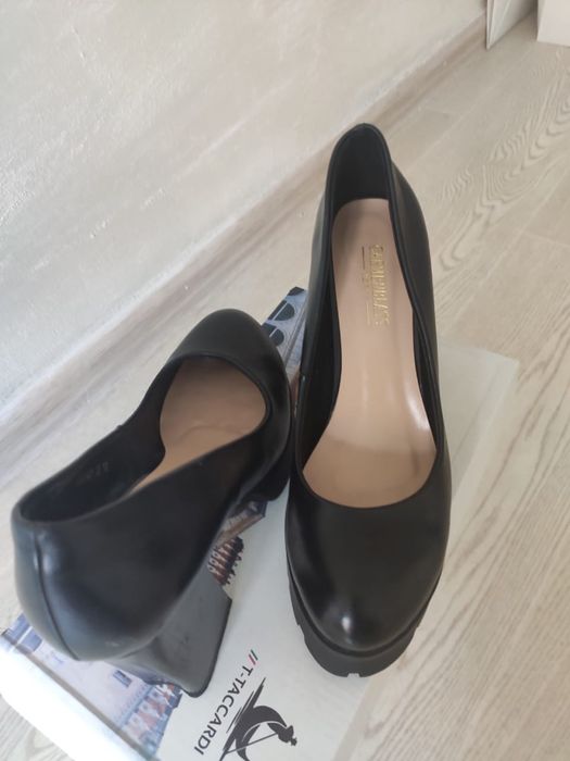 Продам туфли кожаные