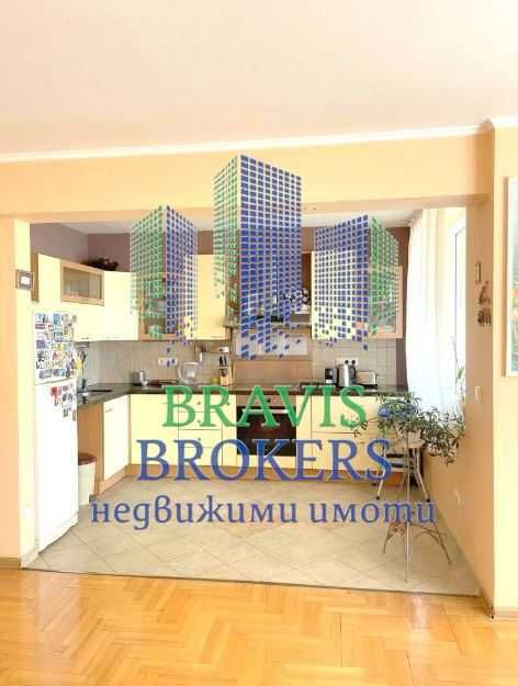 Продава се Тристаен апартамент в Варна, Бриз - 120 кв.м за 1875 €/кв.м - Снимка #1