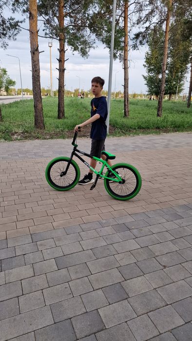 Велосипед BMX трюковой