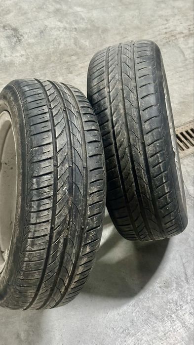 Продам 2штук шины с дисками r15