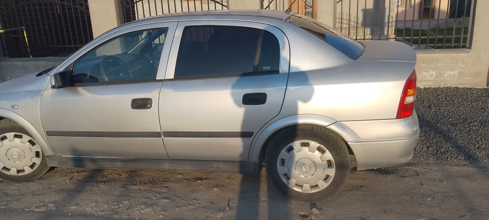 Vând opel Astra g,14 benzina și gaz