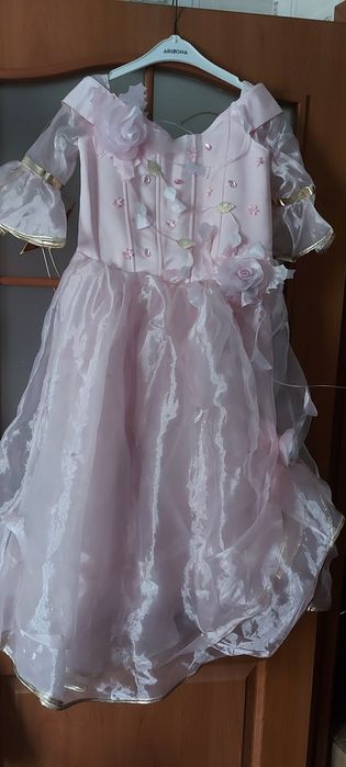 Продам платье для девочки