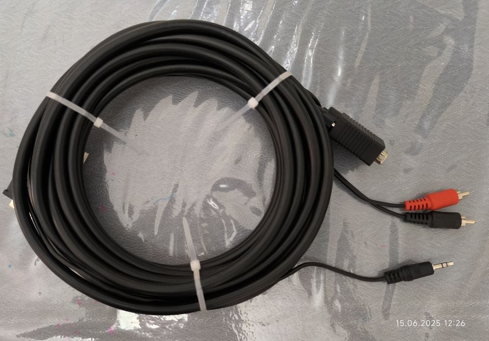 Кабель VGA на DVI с кабелем на колонки
