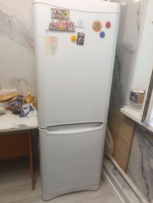 Холодильник indesit