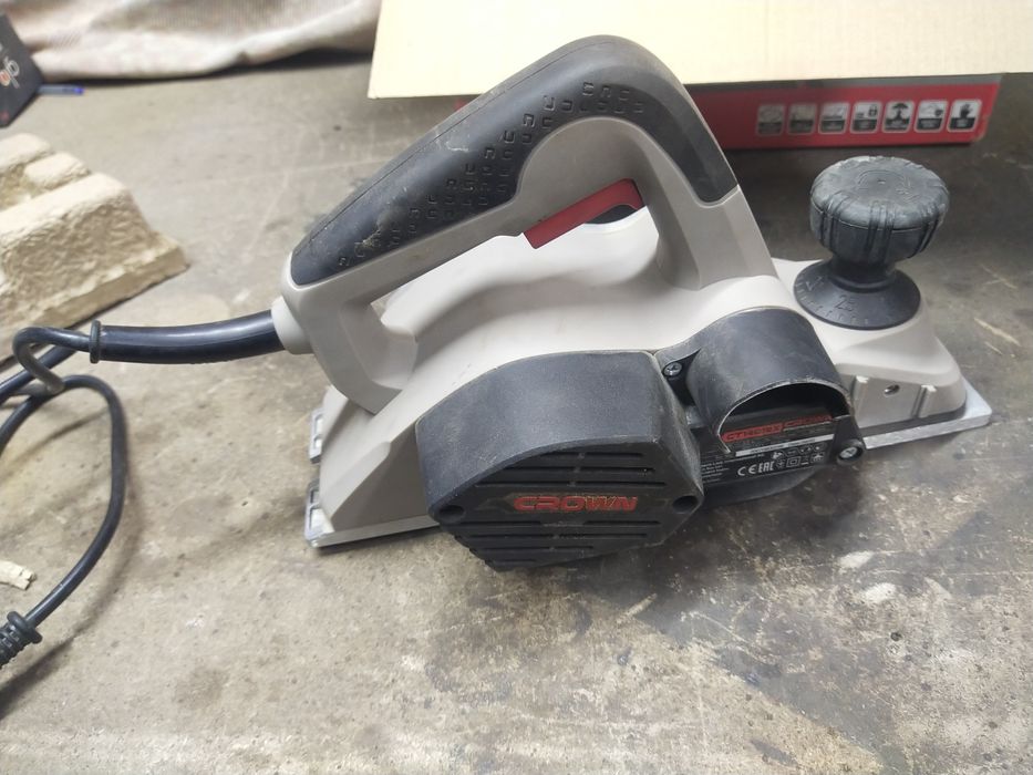 Электрорубанок crown.