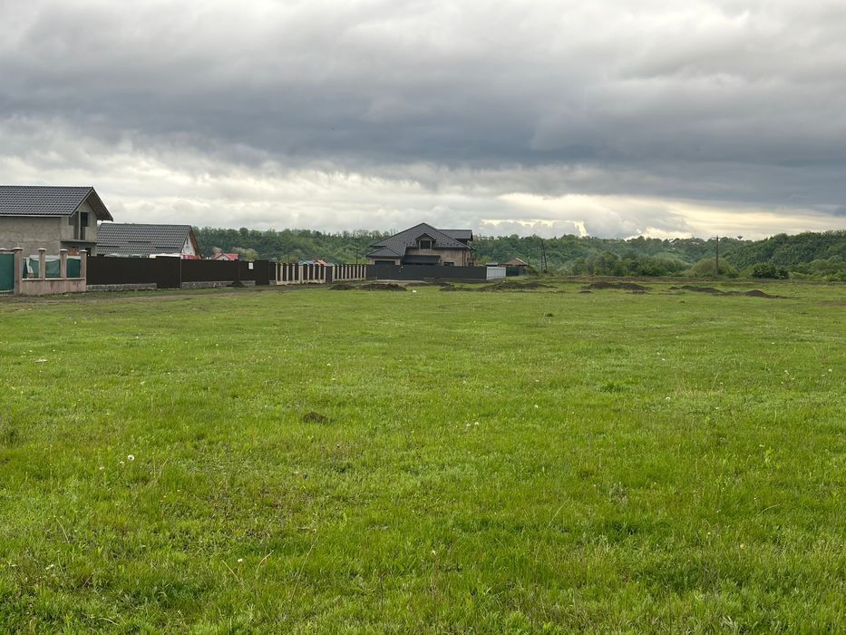 Vand teren intravilan in cartier Andrăsesti