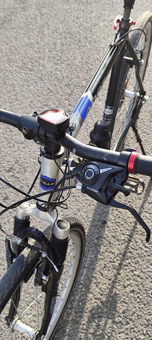 Vand Bicicleta Bulls roti 28 perfect functionala cadru de aluminiu