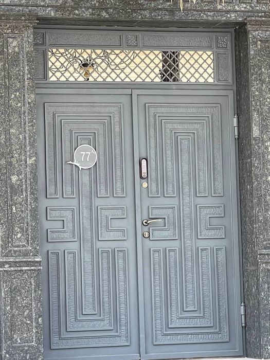 Хай тек двери железный