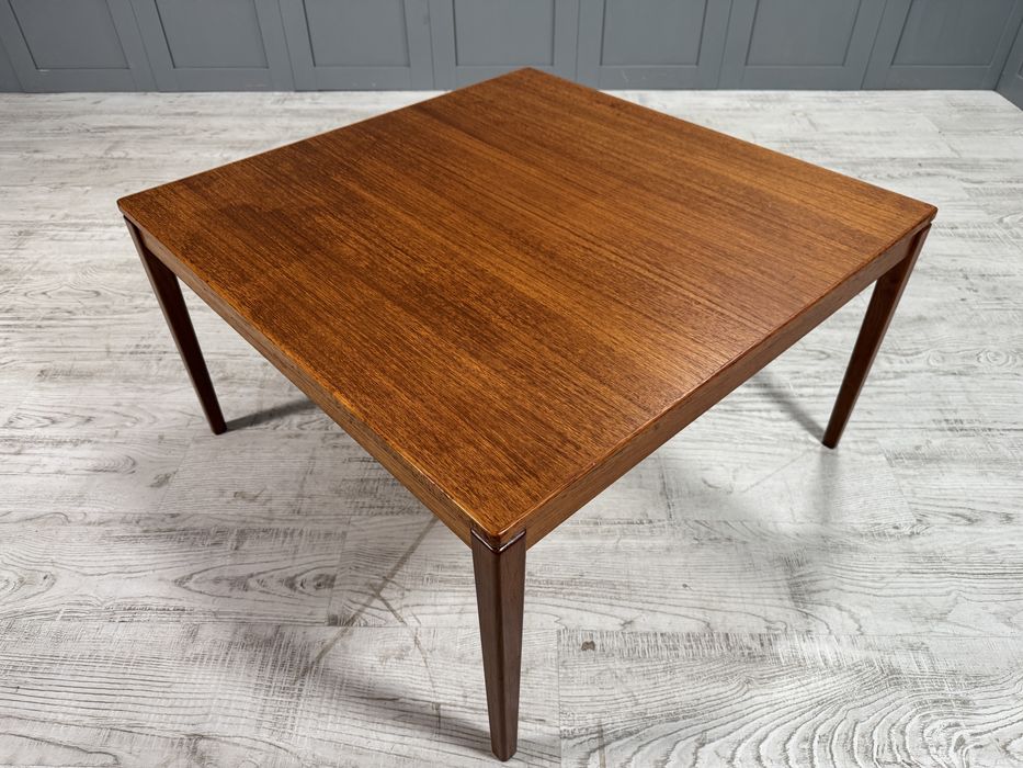 Винтидж скандинавска холна маса К060