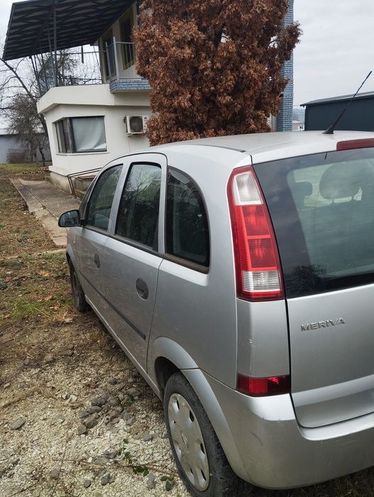 Vând Opel Meriva 2004 in buna stare de funcționare.