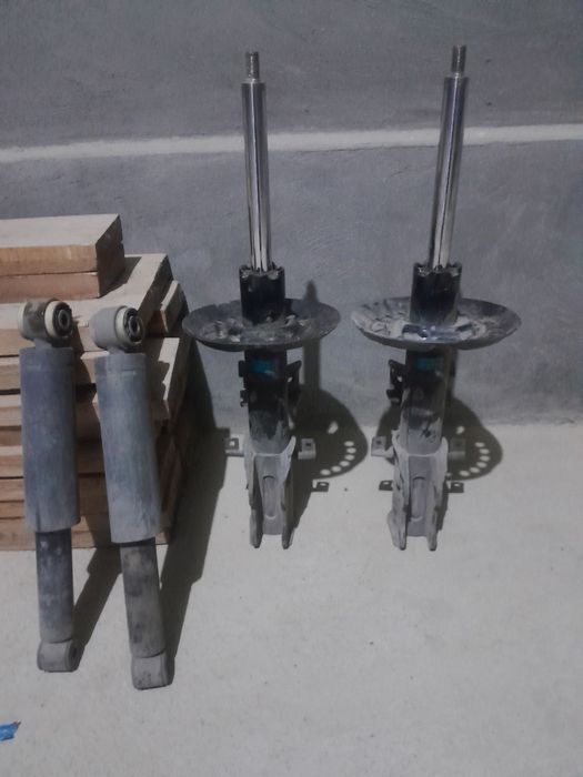 Амортизаторы от мерса вито б/у