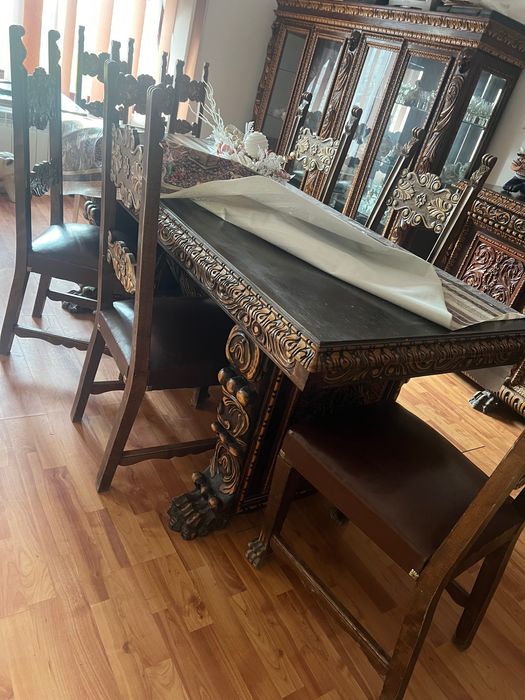 Vând urgent! Mobilă lemn masiv sculptată manual.