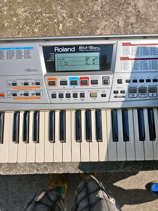синтезатор Roland EM15 BNL - като нов!