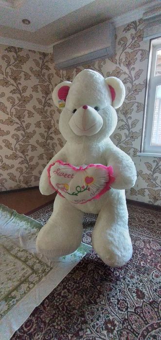 Oyinchoq ayiq yengi upakovkada