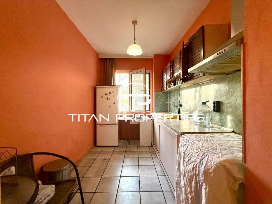 Тристаен апартамент за продажба в жк. Тракия