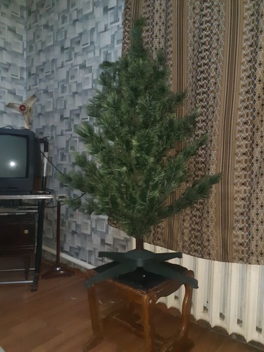 Продаётся ёлка искуственная