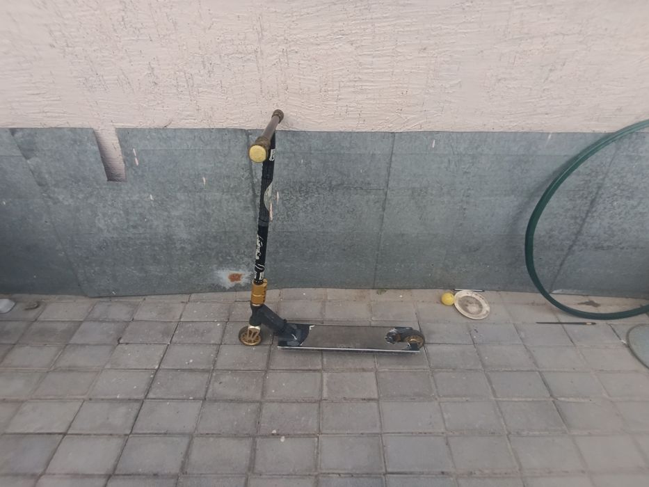 Трюковой самокат