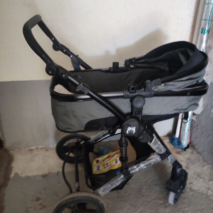 Коляска сотилади