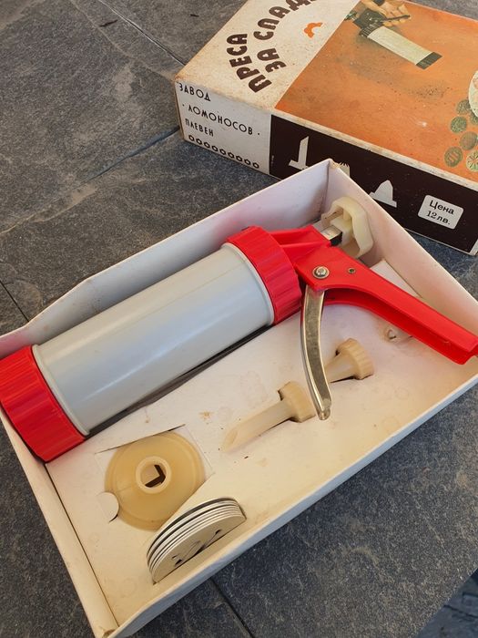 Преса за сладки / шприц/