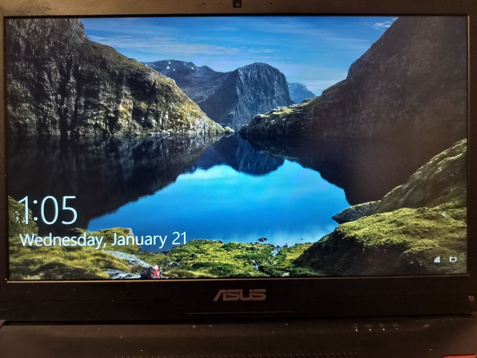 Vând laptop asus de gaming