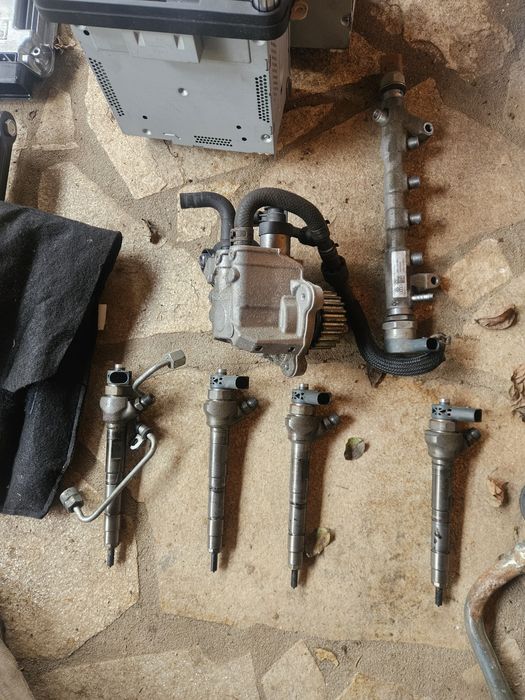 Помпа и дюзи за Audi q5 2012gpdi a