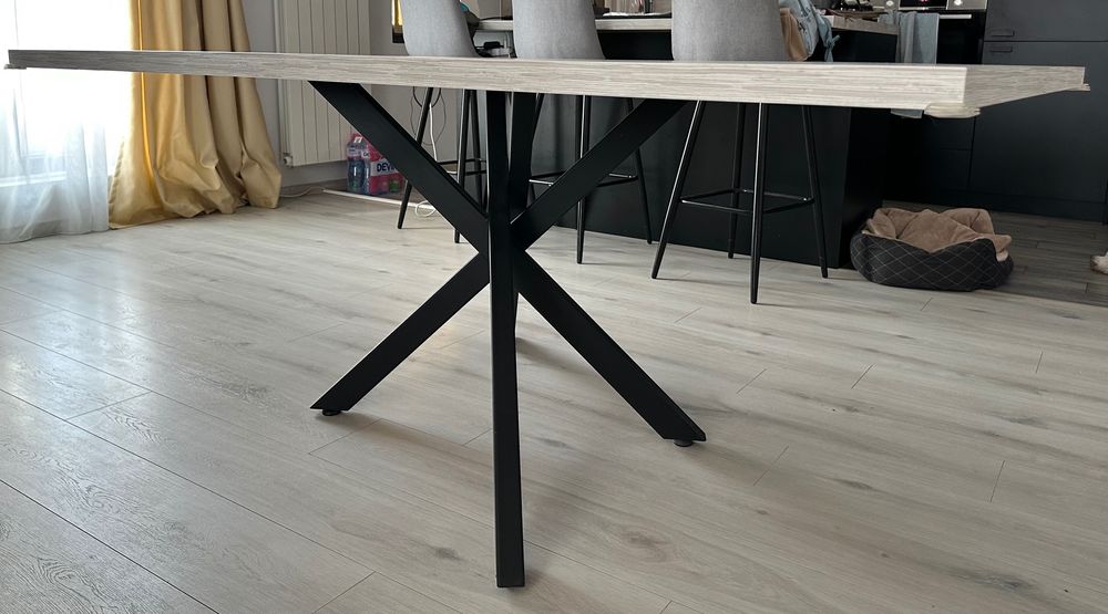 Масивна трапезна маса 180х100 см