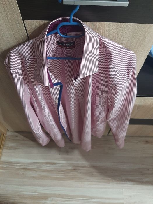 Vand/ schimb Cămașă originală marimea 41