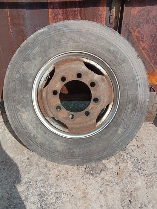 Продам колеса с дисками новыми