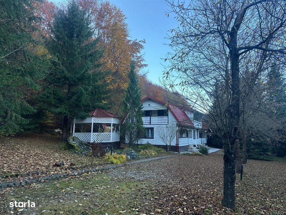 Casa de vanzare pe Balea, Transfagarasan - 8 camere, teren 971 mp