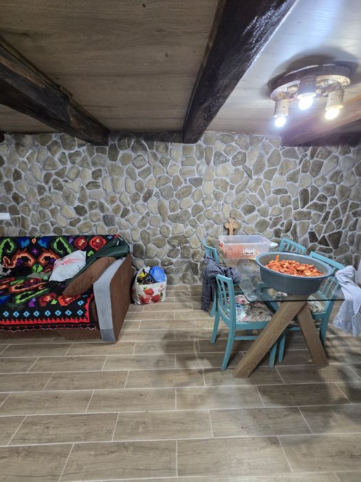 Construcții, renovări.