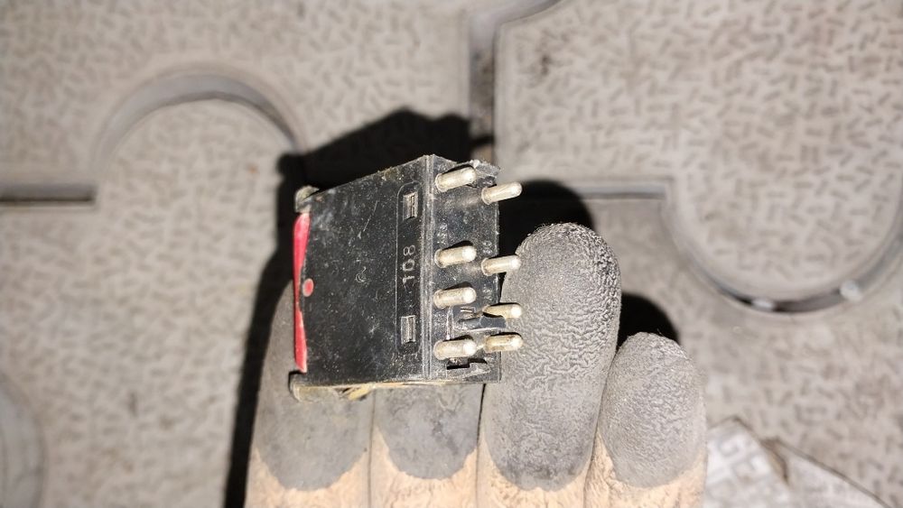 Продам запчасти на мерседес 190