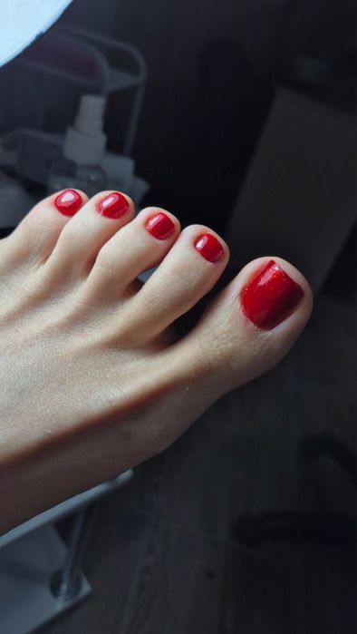 Маникюр и педикюр — доступно