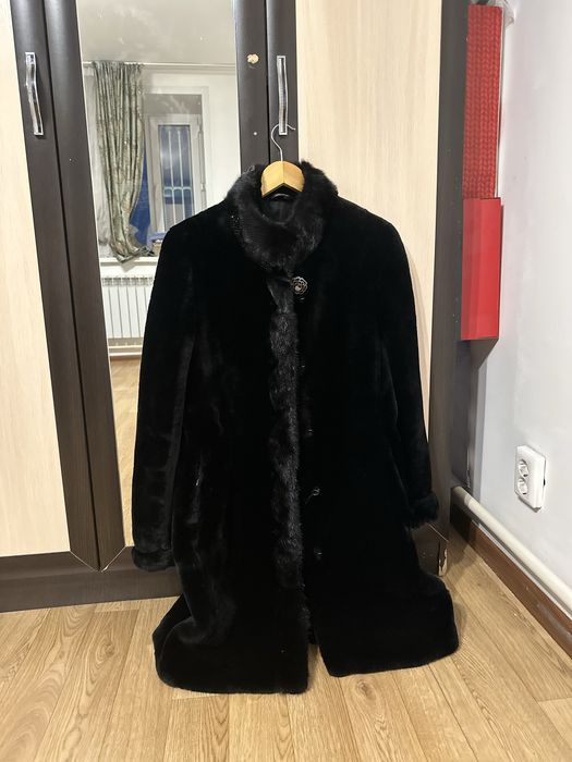 Женская шуба мутон