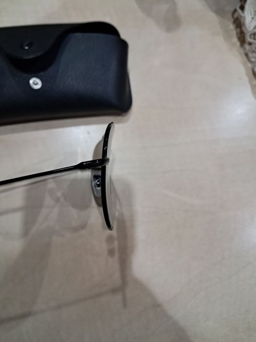 Продавам RAY BAN