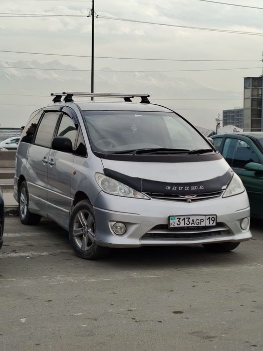 Авто Toyota естима