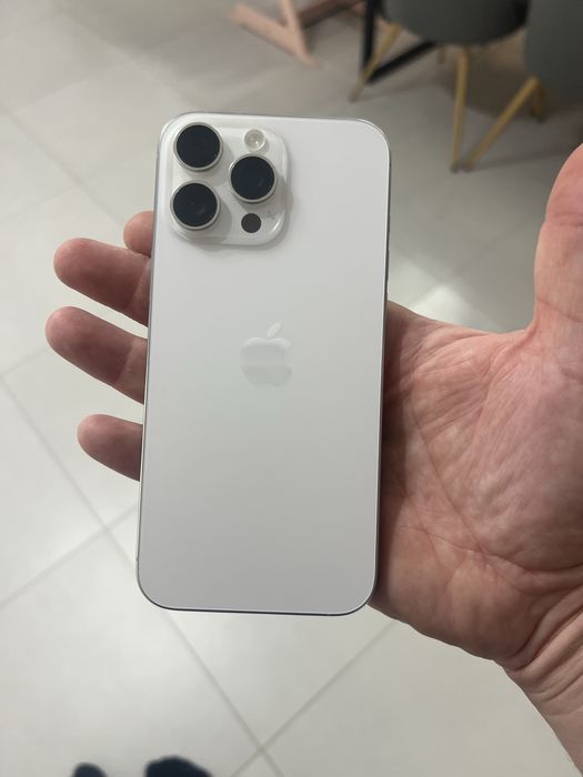 Vand iphone 16 pro max white 256 gb baterie 100% impecabil