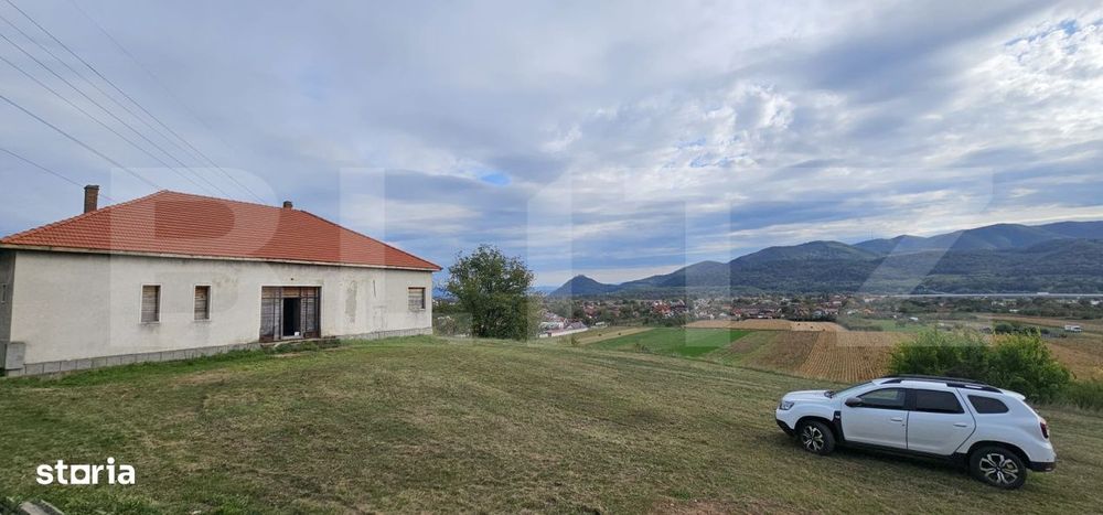 Vila la rosu, 240 mp, teren 93.000 mp - Șoimus