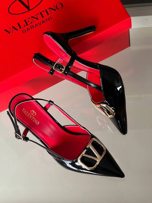 Pantofi Valentino noi !!! Marimi 36/40 !!!