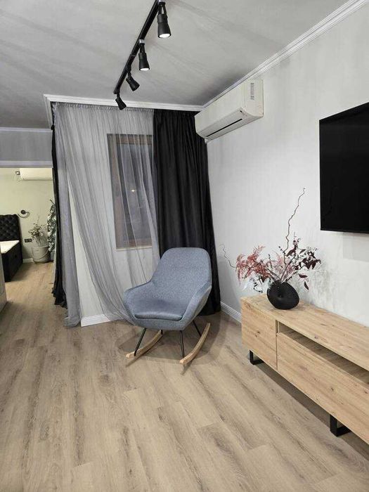 Дава се под наем Двустаен апартамент в Бургас, Лазур - 75 кв.м за 700 € - Снимка #3