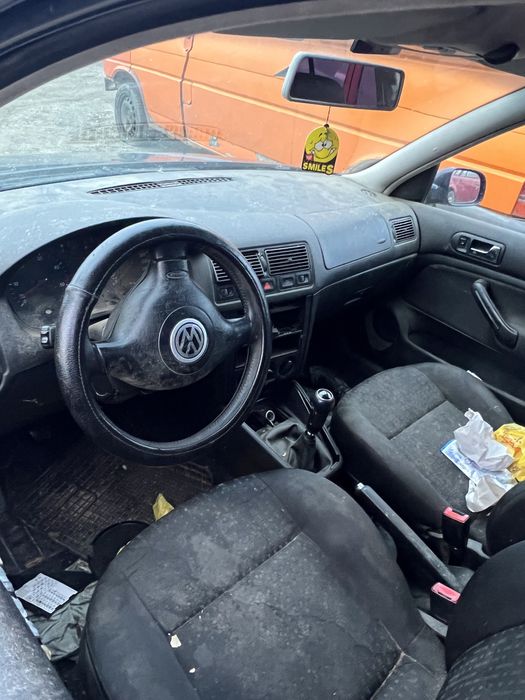 Volkswagen Golf 1.9 НА ЧАСТИ