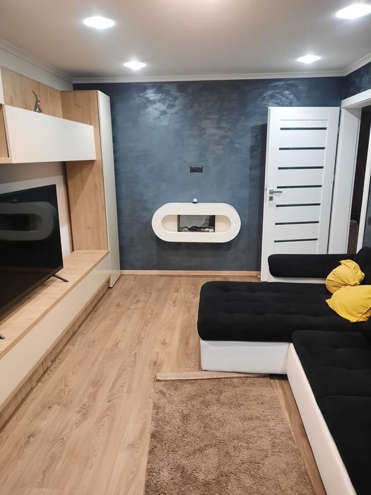 Închiriez ap 3 camere