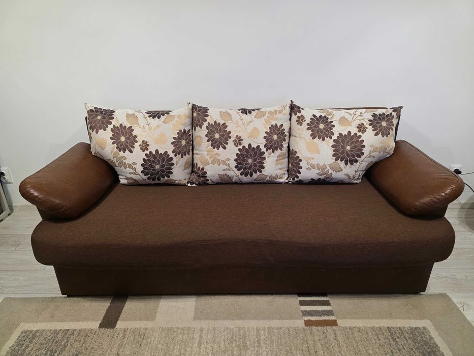 Vând canapea extensibilă