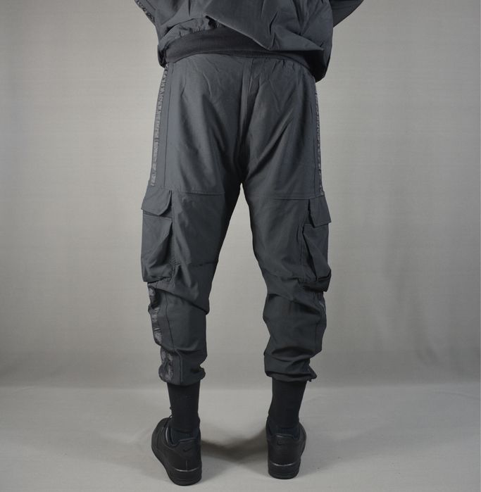 Compleu cu gluga stil Vagabond ( nu nike nu joran nu adidas )