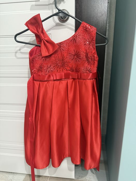 Платье на девочку