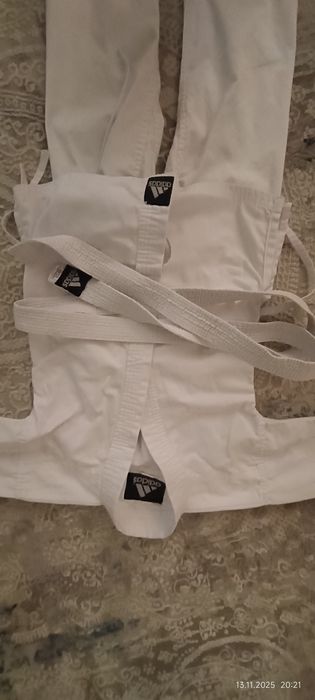 Продам кимоно для девочки