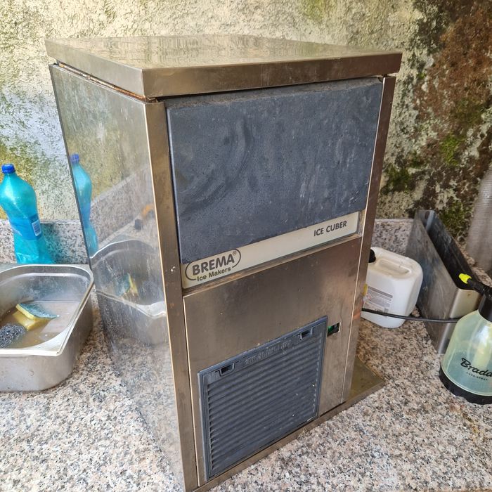 Mașina gheata inox, gheata tip glonț, 24-60 kg/zi