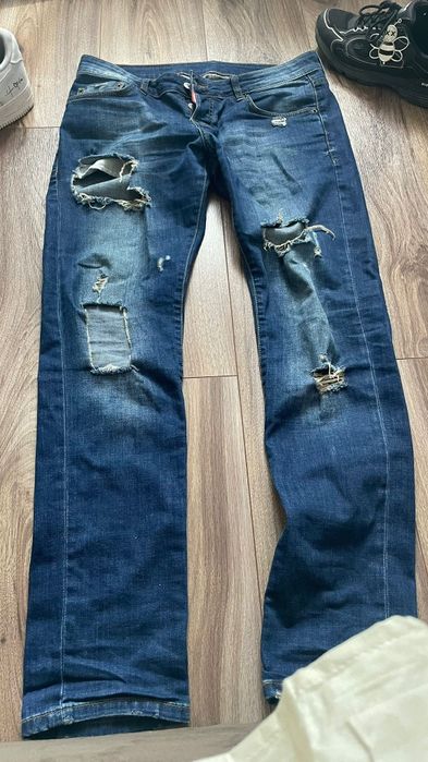 Blugi rupti dsquared2