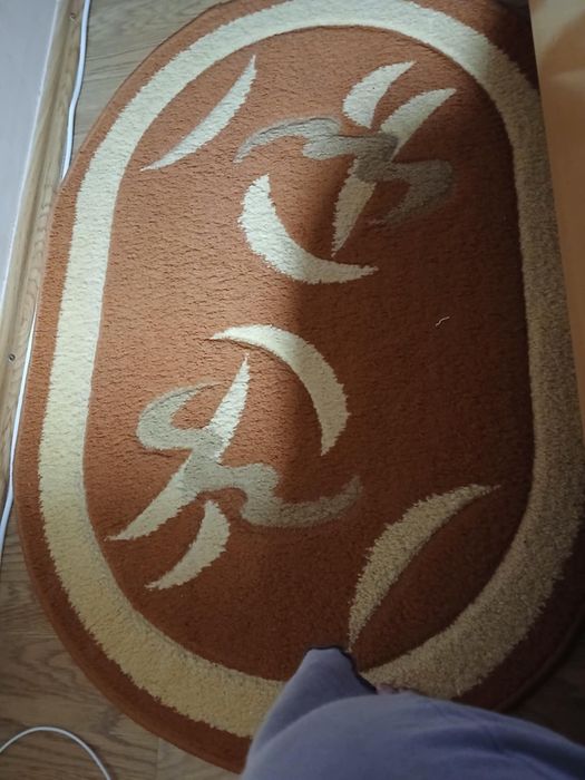 De vanzare 3 covoare