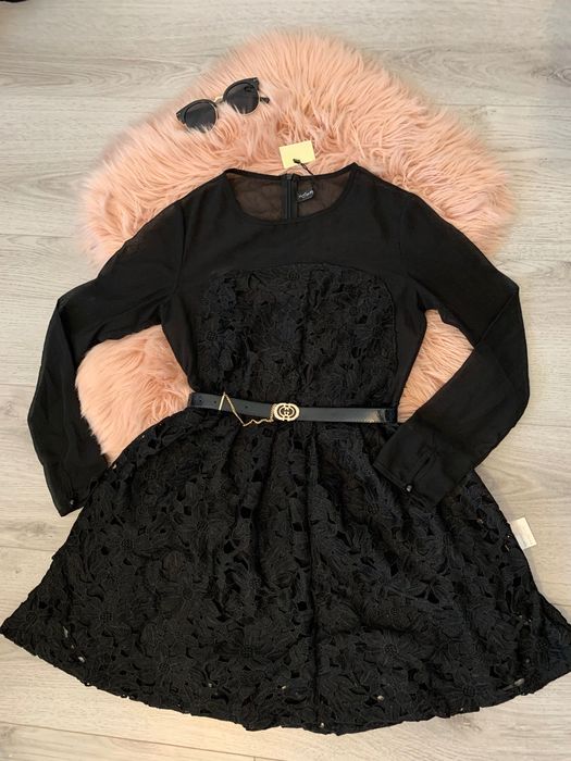 Rochie ocazie sau nu.