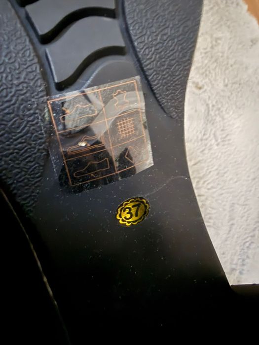 Botine cu toc Cesare Gaspari, negre mărimea 37